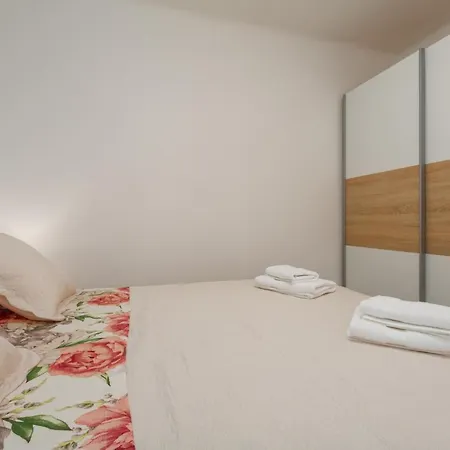 Apartment Agnese2 *